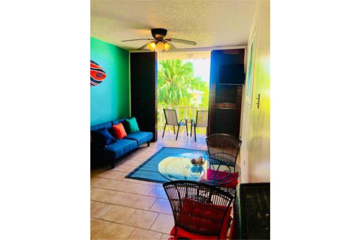 Walking Distance To The Beach 1 BR 2 Baths