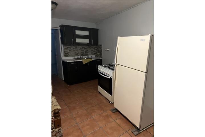 Estudio amueblado agua y luz incluida