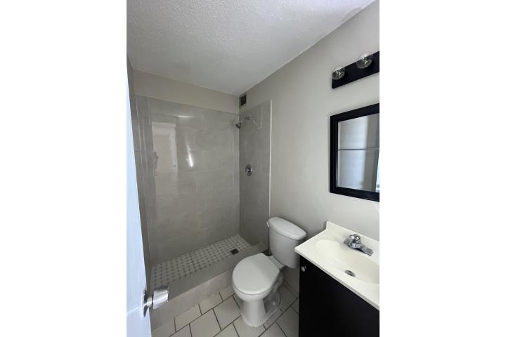 Semi Amueblado, Incluye Mantenimiento del Con