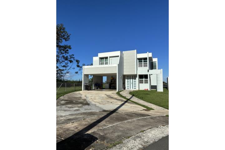 Urbanizacion-Vistas Del Bosque Hogar tranquilo y seguro en Vistas del Bosque Casa en Bayamón