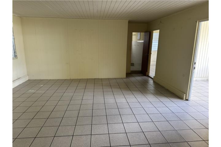 Barrio-Florida Adentro Casa 2 do piso Casa en Barceloneta