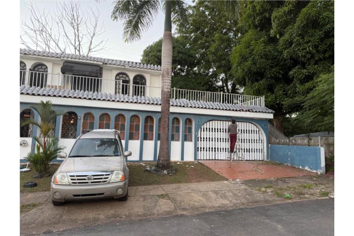 Urbanizacion-Sierra Berdecia RENTO CASA CON AGUA & LUZ $1100 2DO NIVEL Casa en Guaynabo