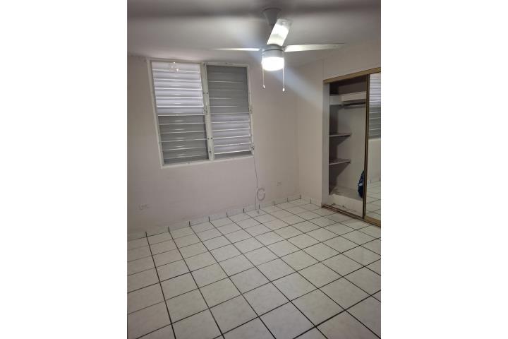Urbanizacion-Villa España Apt 2 cuarto en bayamon Apartamento en Bayamón