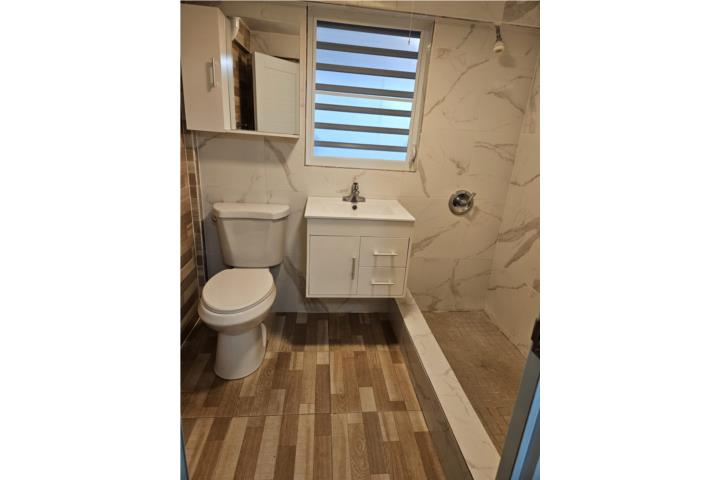 Zona Industrial-Industrial Aguada Apartamento un cuarto pueblo de aguada (1pers Apartamento en Aguada