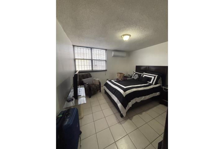 Condominio-Sunset View Cond. Sunset View- De Esquina,Terrero Apartamento/WalkUp en Bayamón