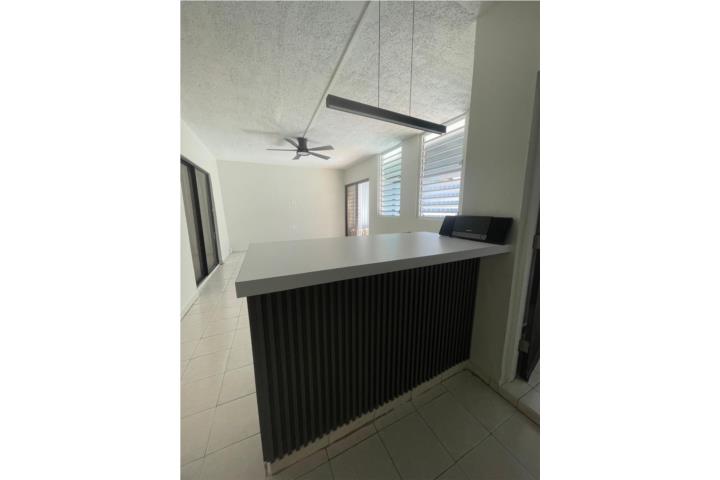 Urbanizacion-Summit Hills Se alquila apt incluye agua y Luz Apartamento en San Juan - Río Piedras