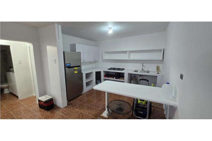 Barrio-Canovanas Cerca de los oulets ,apt ,$950 Apartamento en Canóvanas