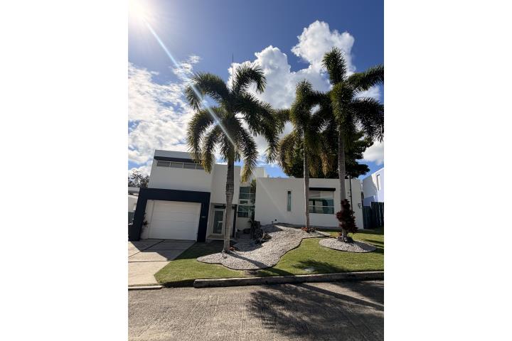 Urbanizacion-Mansiones De Ciudad Jardin Amueblada y Equipada! Lista para marzo! Casa en Caguas