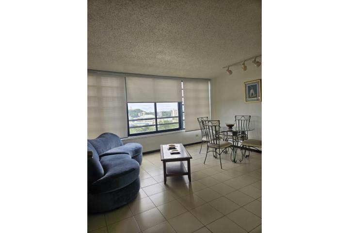Condominio-Caparra Real Excelente ubicación en Guaynabo CAPARRA REAL Apartamento en Guaynabo