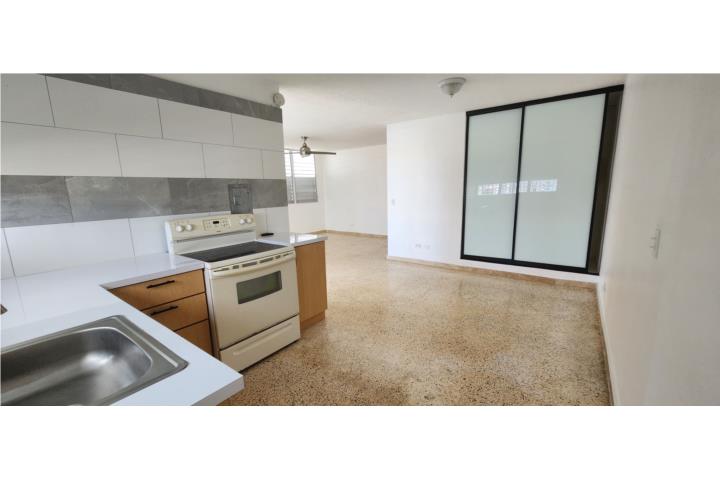 Urbanizacion-Jardines De Caparra Studio en Jardines de Caparra Apartamento en Bayamón