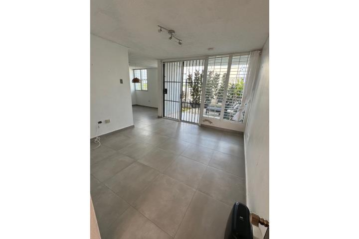 Condominio-Villas De Guaynabo Apartamento GARDEN en GUAYNABO. NO escaleras Apartamento/WalkUp en Guaynabo