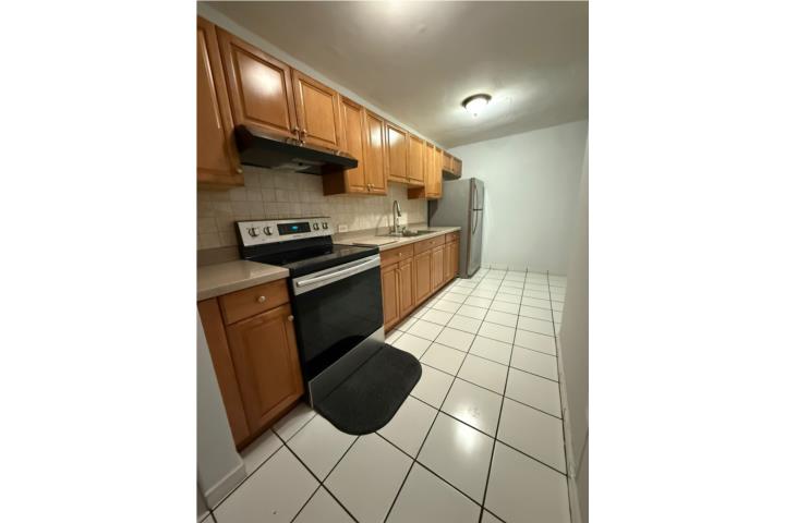 Condominio-Paseo De La Reina Condominio Paseo de La Reina Apartamento/WalkUp en Ponce