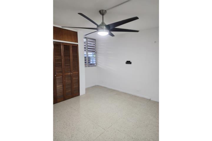 Urbanizacion-Lomas Verdes Apartamento en Royal Palm Bayamón Apartamento en Bayamón