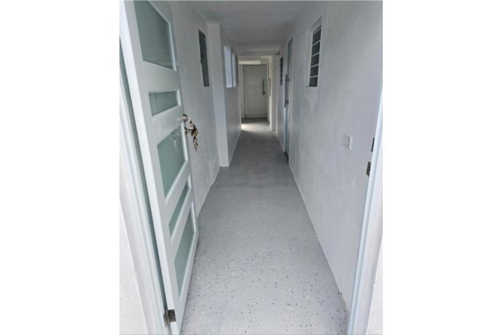 Barrio-Carmen Apt de 1 cuarto,agua,luz,$700.00 Apartamento en Vega Alta
