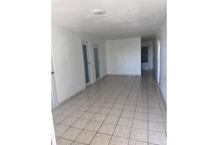 Amplio apartamento incluye agua y luz