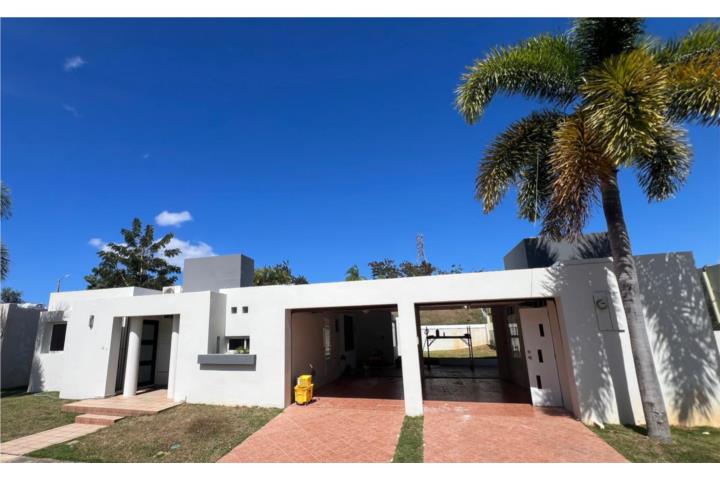 HERMOSA RESIDENCIA PASEO LOS ROBLES