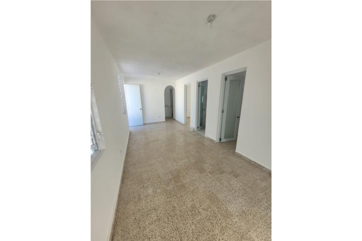 APARTAMENTO (PISO 2) EN ARECIBO PUEBLO