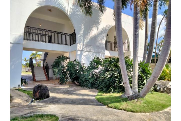 APTS LUJOSOS AMUEBLADOS/AGUA/WIFI/ESTAC/AIRE