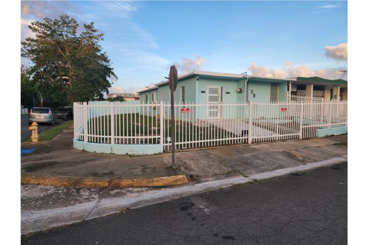 Los Angeles Carolina, Remodelada $1800