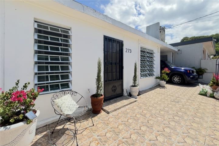 URB. SAN CARLOS DORADO  Casa Alquiler