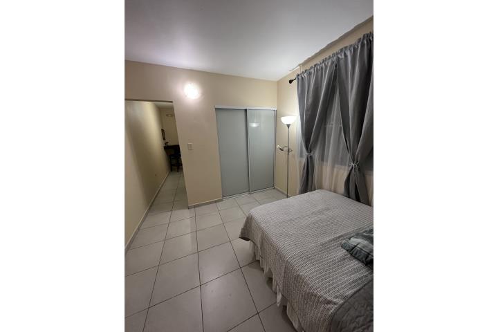 Walk to RUM/ apt amueb  privado/ incl