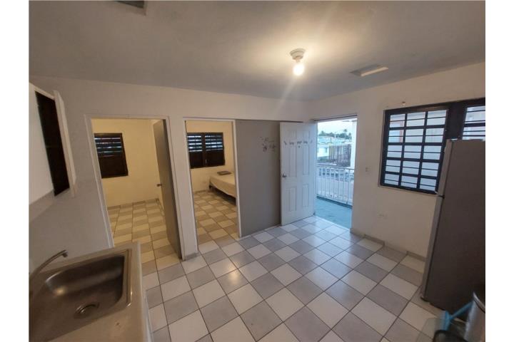 Apartamento 2ndo piso 2H / 1B