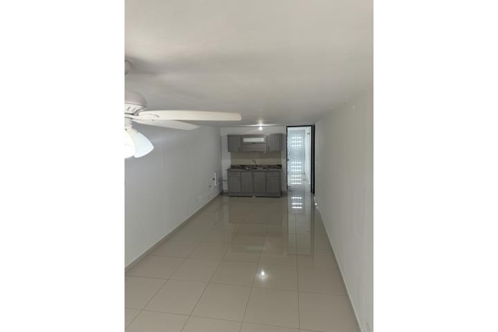 975 incluye agua y luz A/C leer descripción