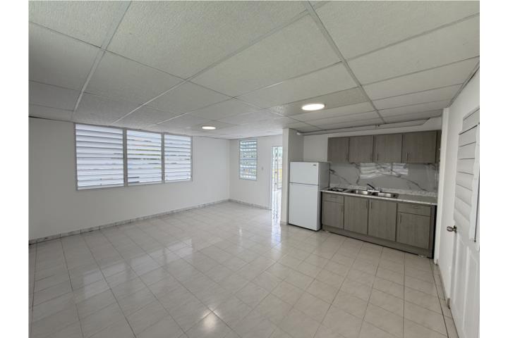APARTAMENTO 2DO PISO. AGUA, LUZ,AIRE,ENSERES