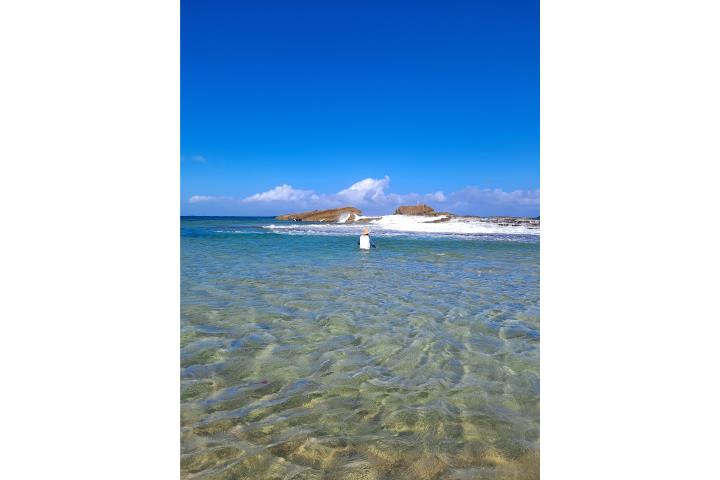 Casa con balcón, vista al mar, cerca a playas