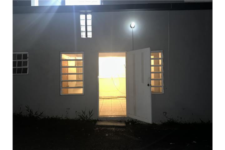 Se renta apartamento para dama sola