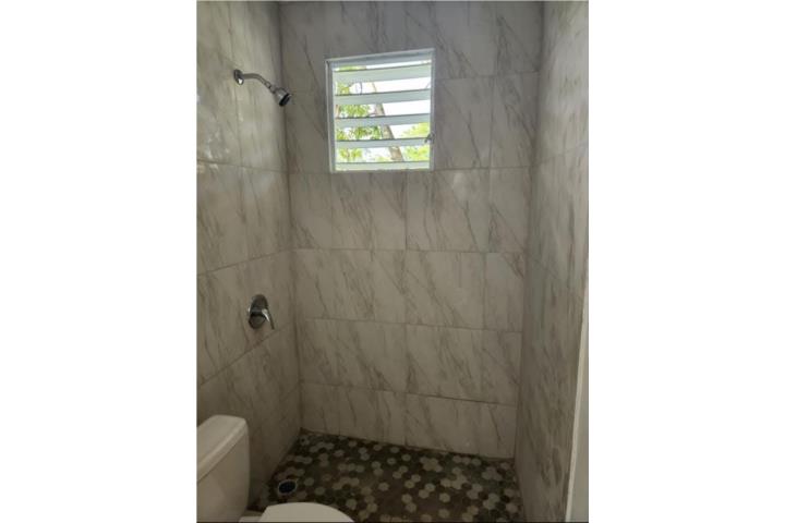 Apto en Lomas verdes Bayamon agua y luz