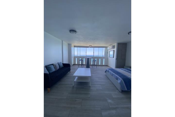 Remodeled Beachfront Studio / Condado del Mar