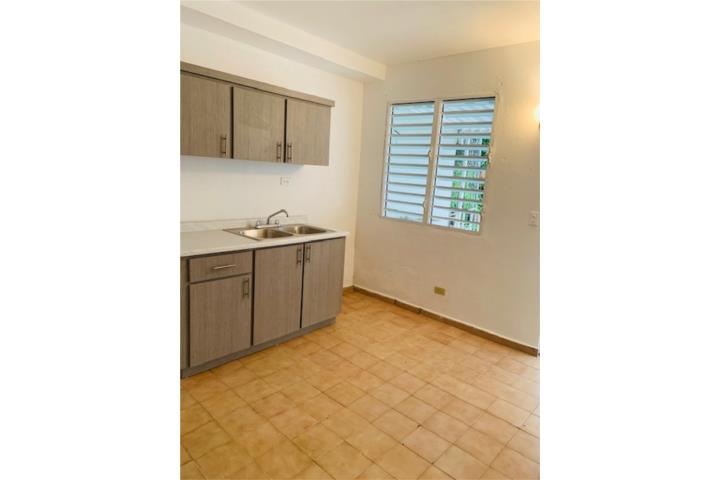 $730 Centrico de 1H/1B-Balcon, Incluye AGUA