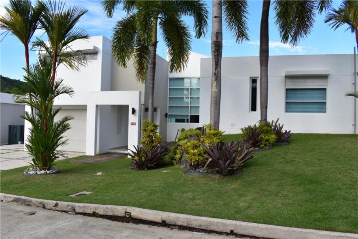 Elegante Residencia 4H/2.5B en Ciudad Jardín