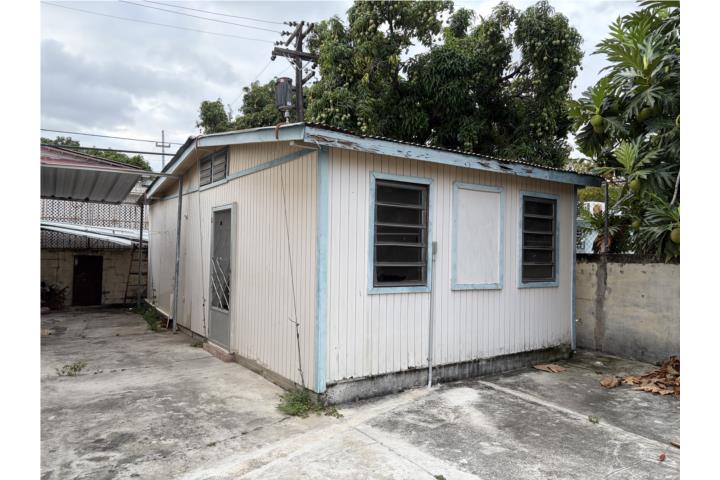 Estudio independiente en Urb San Antonio $500