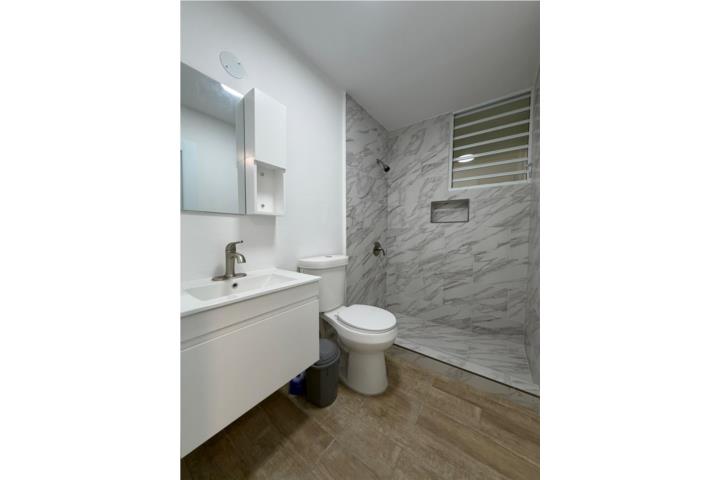 Casa Remodelada 3H/2B INCLUYE AGUA Y LUZ