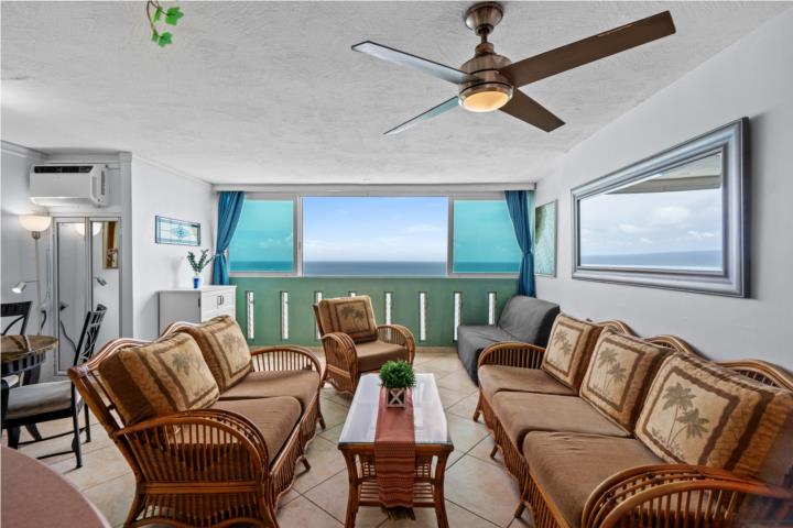 Beachfront 1 Bedroom! Open to 6 months rent!