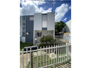 Alquiler Tibes Townhouse. Esquina.3 cuartos $700