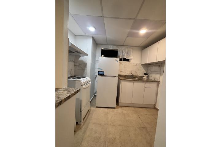1 apt. En Urb Dos Pinos, San Juan  00923