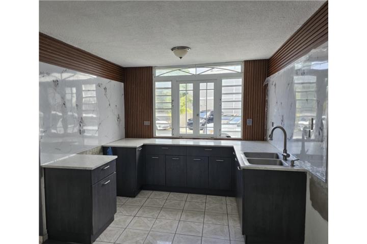 Apartamento en Urb. Levittown Lakes