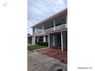 Summithills, casa familiar en segundo nivel