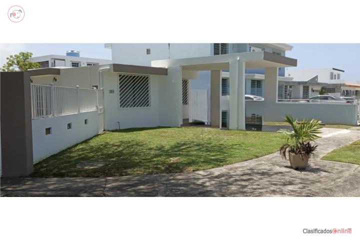 Se alquila casa en Cánovas