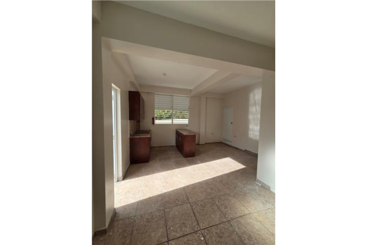 Apartamento de 1 cuarto, en primer piso
