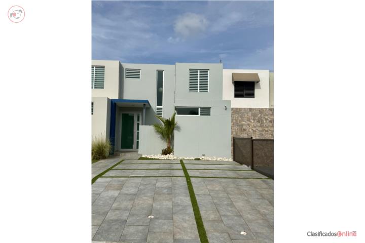 Town House Parque de torrimar 3H, 1.5B $2300M