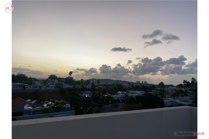 La Ciudadela, Guaynabo  Walk-Up de 3 Niveles