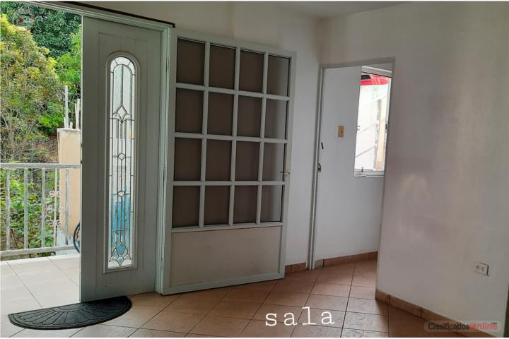 APARTAMENTO EN MOCA $650.00 CON LUZ  Y AGUA