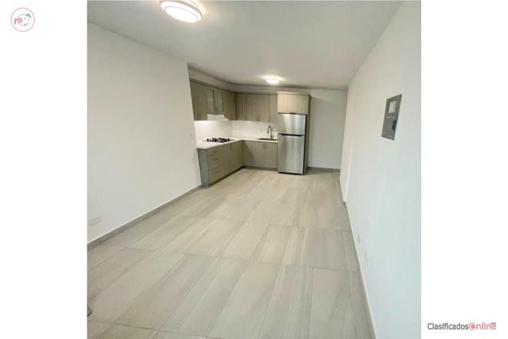 Apto 2Ctos-1Baño Pkg y Patio Incl. Agua y Luz