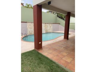 Urb. Los Montes Terraza y Piscina