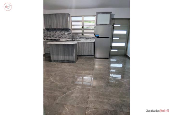 Se alquila apt de 2 cuartos en Aguada