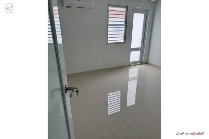 975 incluye agua luz y A/C leer descripción